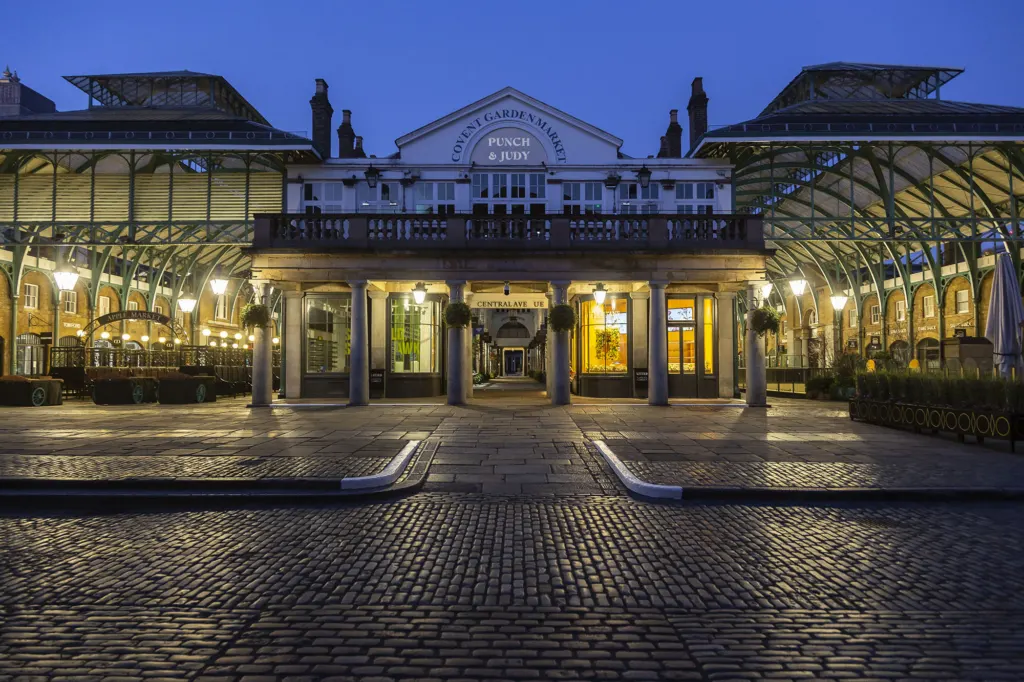 London Lockdown 2020 — documentary and landscape photograph in London, UK, frame 4 of 44.